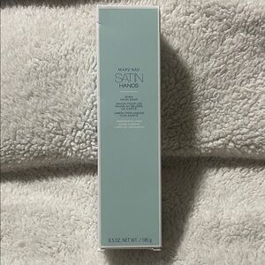 Mary Kay Satin Hands Hand Soap - Soft Green and White